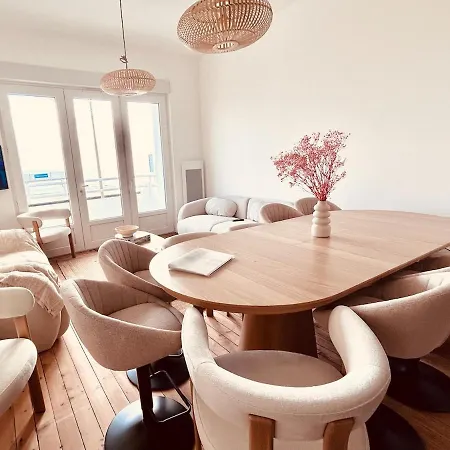 Villa Pacis Renovee - Face Mer La Baule Hyper Centre -15 Pers - 5 Suites Avec Sdb -Terrasse & Bbq Sous Les Pins La Baule
