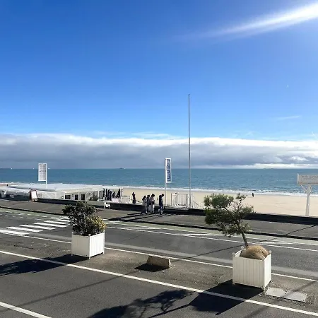 Villa Pacis Renovee - Face Mer La Baule Hyper Centre -15 Pers - 5 Suites Avec Sdb -Terrasse & Bbq Sous Les Pins