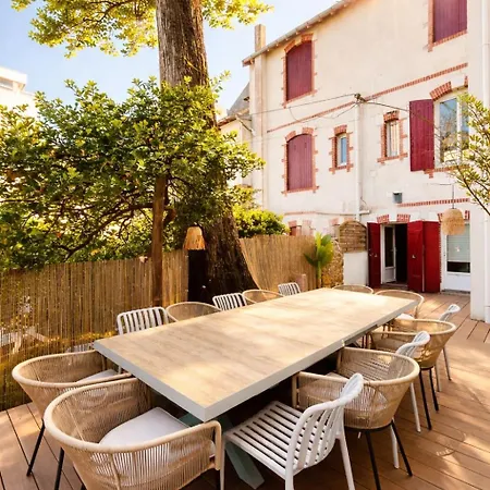 Villa Pacis Renovee - Face Mer La Baule Hyper Centre -15 Pers - 5 Suites Avec Sdb -Terrasse & Bbq Sous Les Pins Villa *