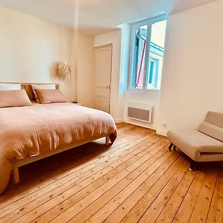 Pacis Renovee - Face -15 Pers - 5 Avec Sdb -terrasse & Bbq Sous Les Pins Villa