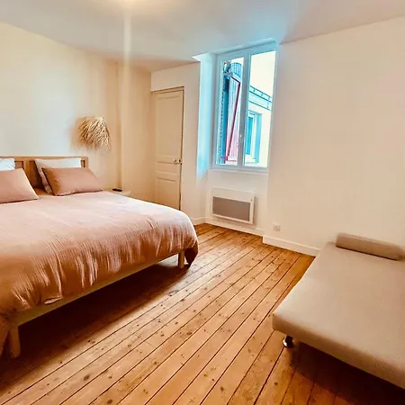 Villa Pacis Renovee - Face -15 Pers - 5 Avec Sdb -terrasse & Bbq Sous Les Pins *