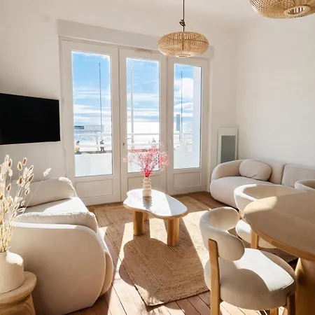 Villa Pacis Renovee - Face Mer La Baule Hyper Centre -15 Pers - 5 Suites Avec Sdb -Terrasse & Bbq Sous Les Pins Villa