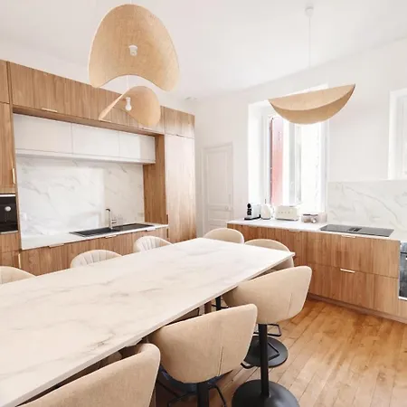 Villa Pacis Renovee - Face Mer La Baule Hyper Centre -15 Pers - 5 Suites Avec Sdb -Terrasse & Bbq Sous Les Pins La Baule