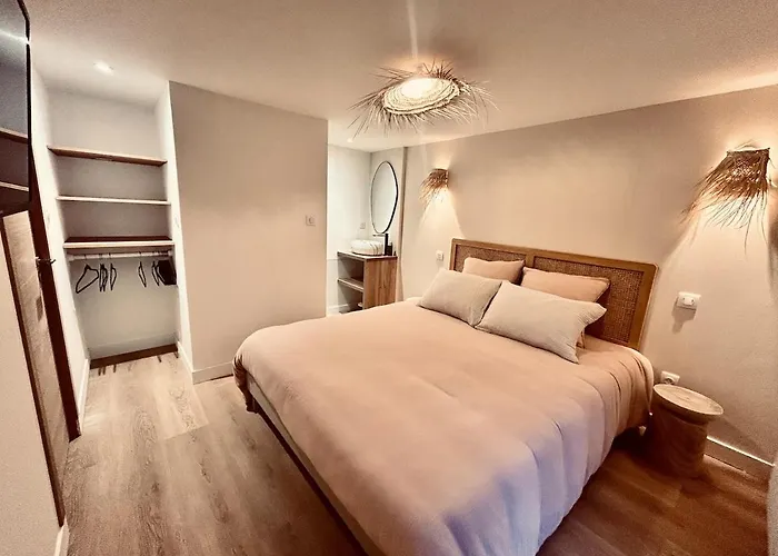 Villa Pacis Renovee - Face -15 Pers - 5 Avec Sdb -terrasse & Bbq Sous Les Pins *