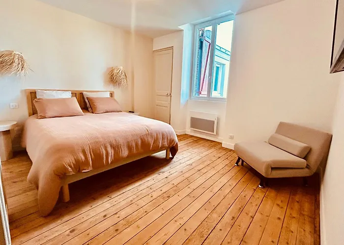 Pacis Renovee - Face -15 Pers - 5 Avec Sdb -terrasse & Bbq Sous Les Pins Villa